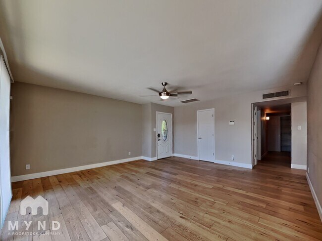 Building Photo - 3037 N 81st St