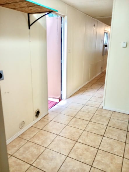 Building Photo - 6345 N Dona Ana Rd