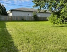 Building Photo - 1305 Buena Vista Dr