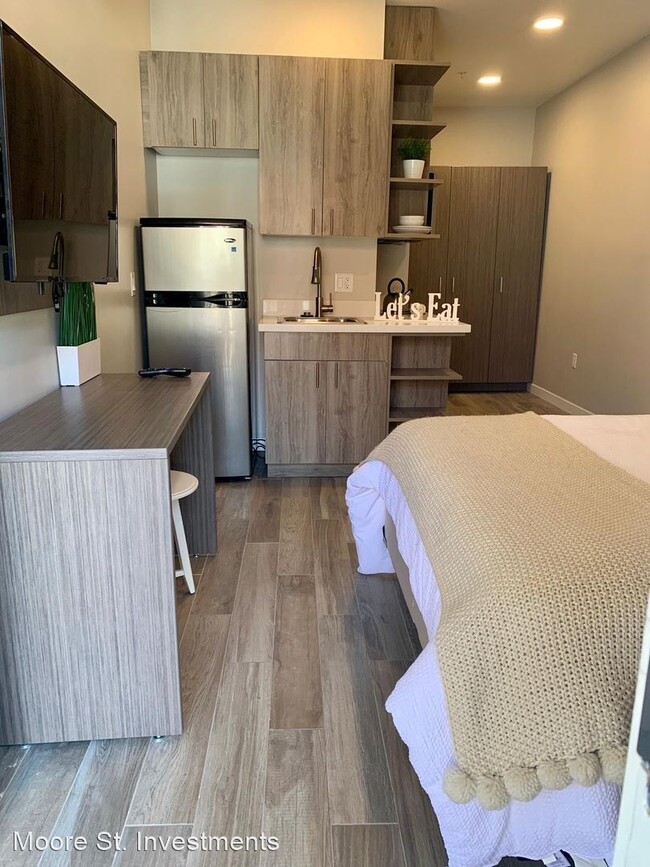 Building Photo - Studio, 1 bath Apartment - 2254 Moore Street