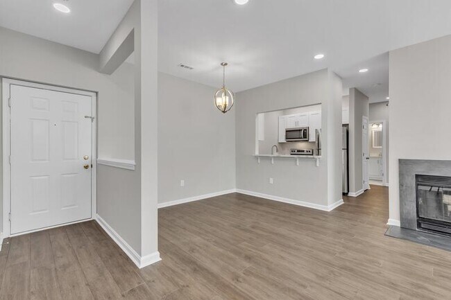 Building Photo - 606 Rolling Hill Walk