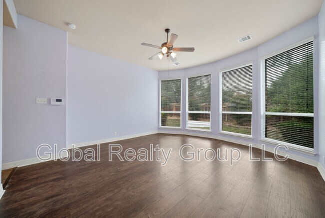 Building Photo - 431 Calm Springs