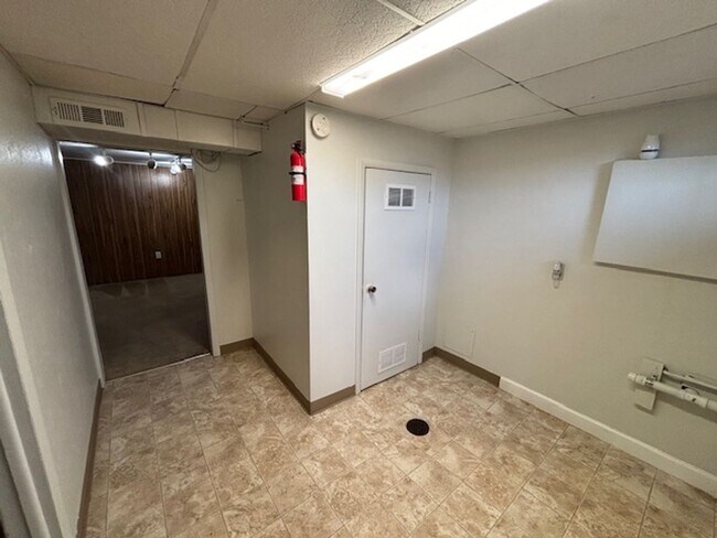 Building Photo - Very nice Family Home located in southern ...