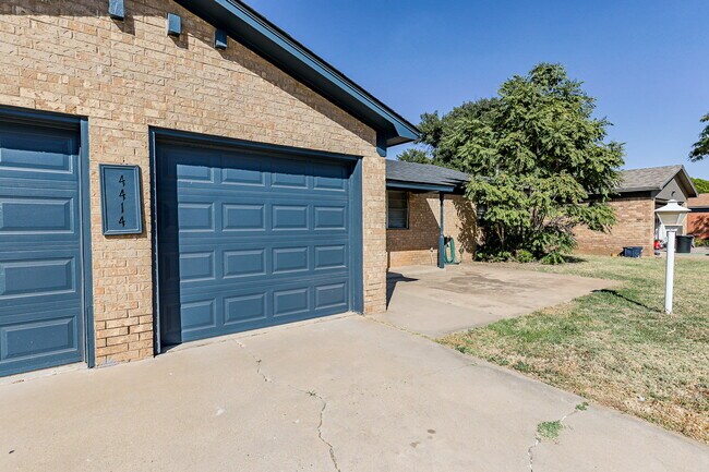 Building Photo - Wonderful 3/2/2 in Lubbock, TX!