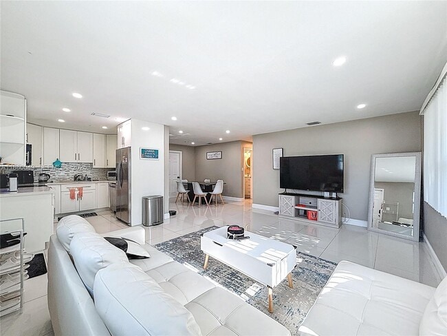 Building Photo - 921 NW 14th St