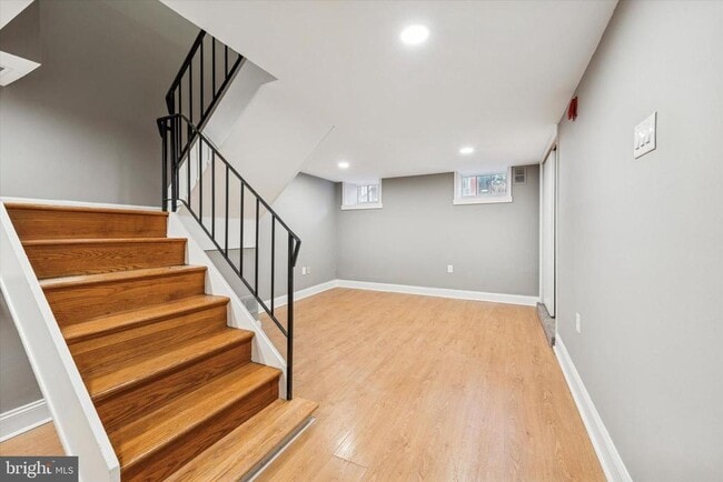 Building Photo - 2034 Mt Vernon St