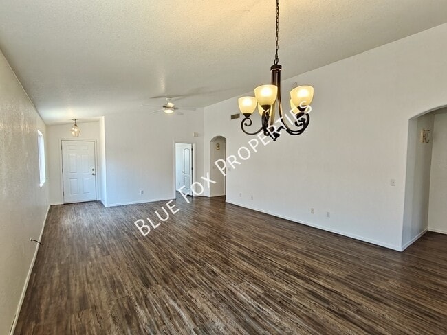 Building Photo - 3117 S Nastar Dr