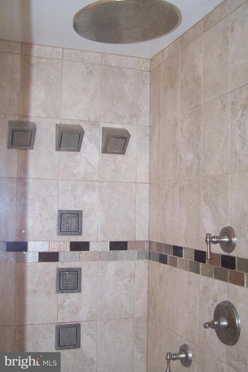 Building Photo - 1029 N Stuart St