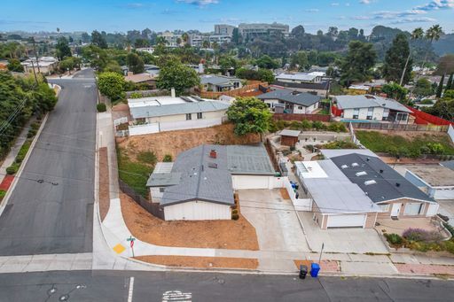 Building Photo - San Diego New Years Special Two Weeks FREE 3 bed /2 bath Home w Garage, Enclosed Patios, Fireplac...