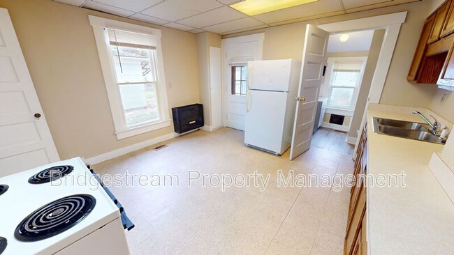 Building Photo - 2620 Wayne Ave