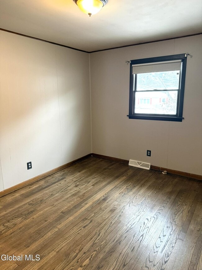 Building Photo - 10 Willey St