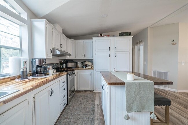 Building Photo - 8540 Boyt Rd