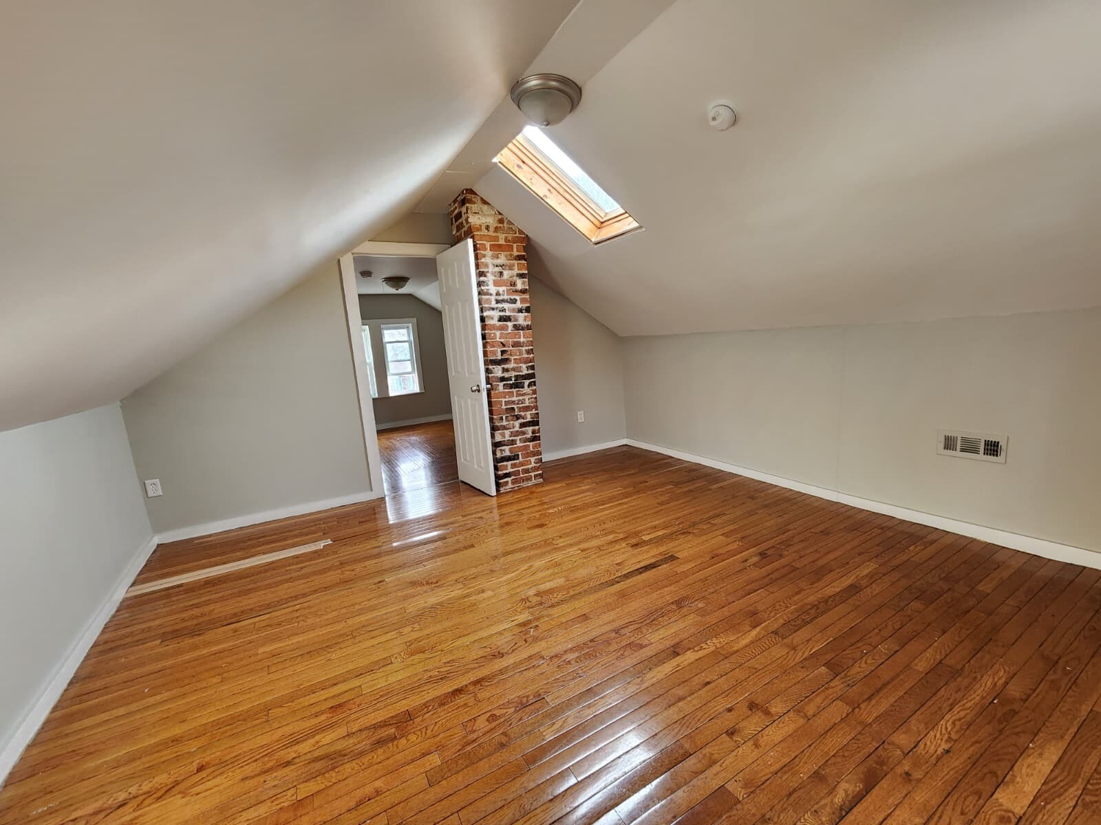 Building Photo - 317 Bassett St