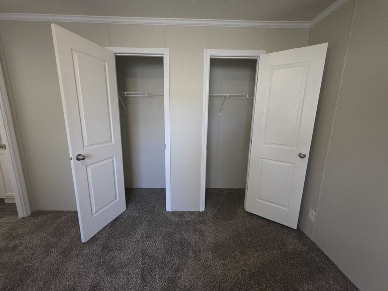 Building Photo - 3653 Pinoak St