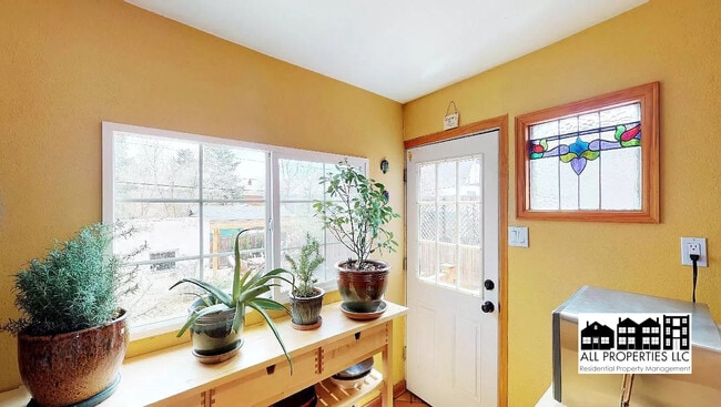 Building Photo - 3286 Meade St