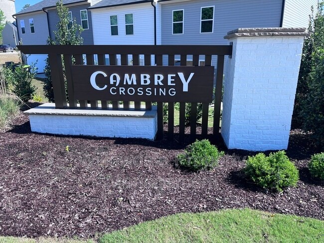 Building Photo - 5118 Cambrey Dr