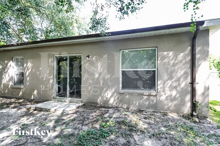 Building Photo - 8213 Gancedo Ave