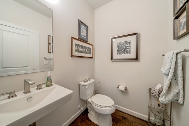 Building Photo - 1521 Ribbon Limestone Terrace SE