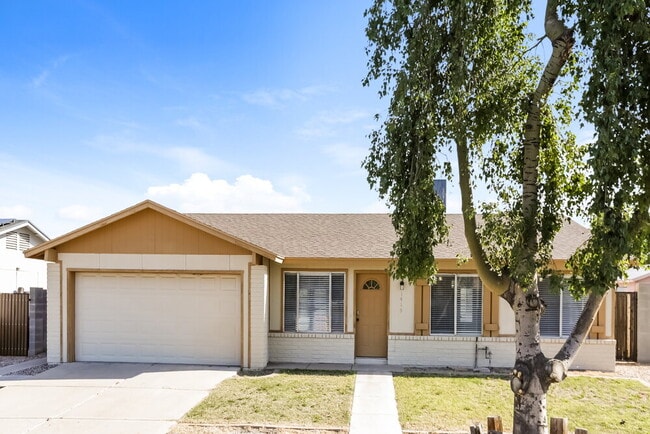 Building Photo - 1419 N Rowen