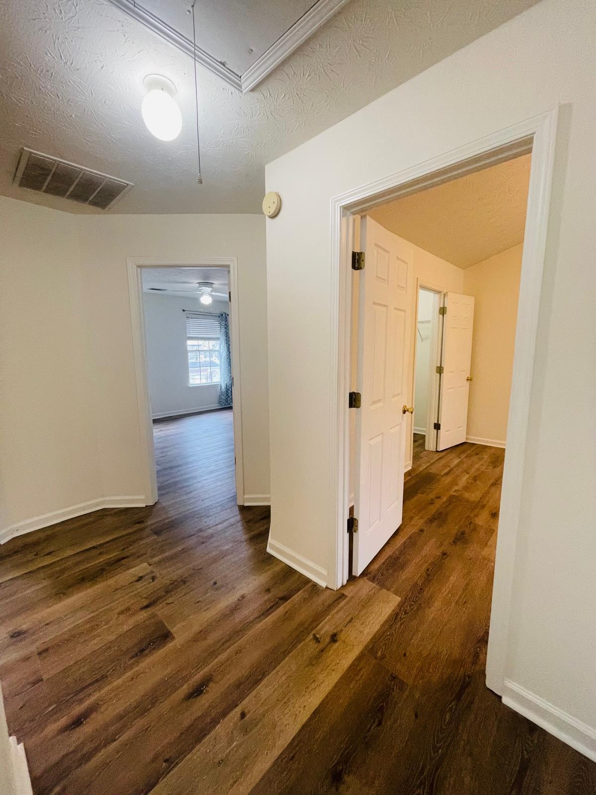 Building Photo - 3709 Hutchinson Trace Dr