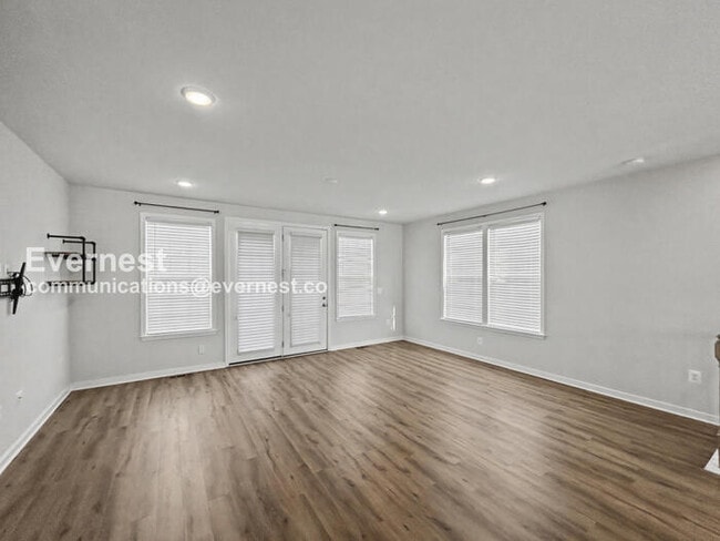 Building Photo - 1325 Claytor Ln