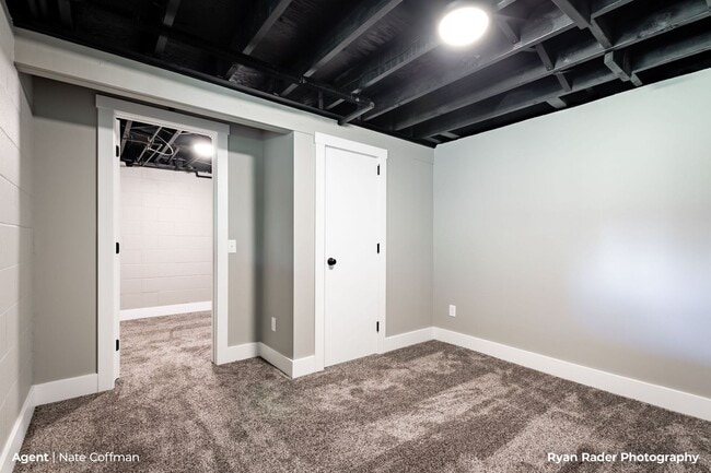 Building Photo - Downtown Rockford Single Family Home on White Pine Trail