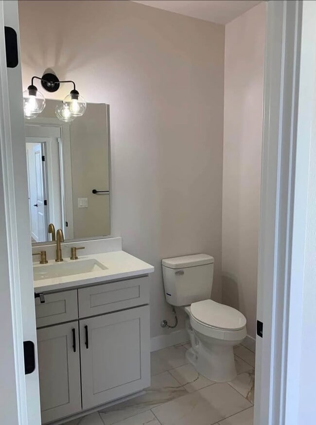 Building Photo - 6549 WA-262