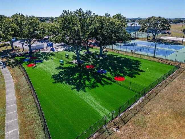 Building Photo - 11812 Lynmoor Dr