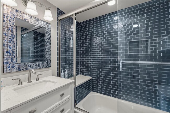 Building Photo - 2041 Deer Island Rd