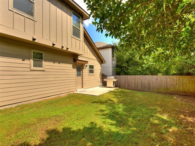 Building Photo - 7709 Menchaca Rd
