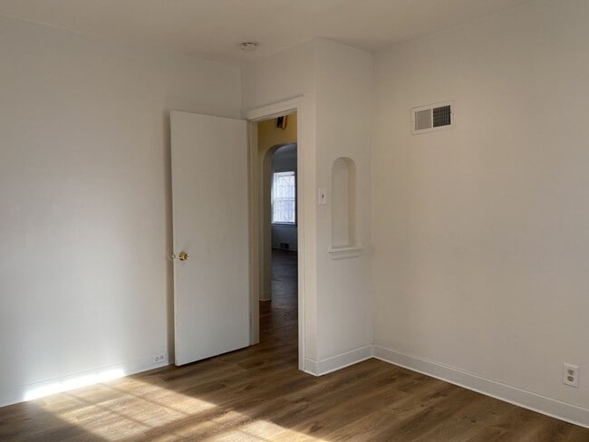 Building Photo - 2 Bed / 2 Bath Home - Close to UNC