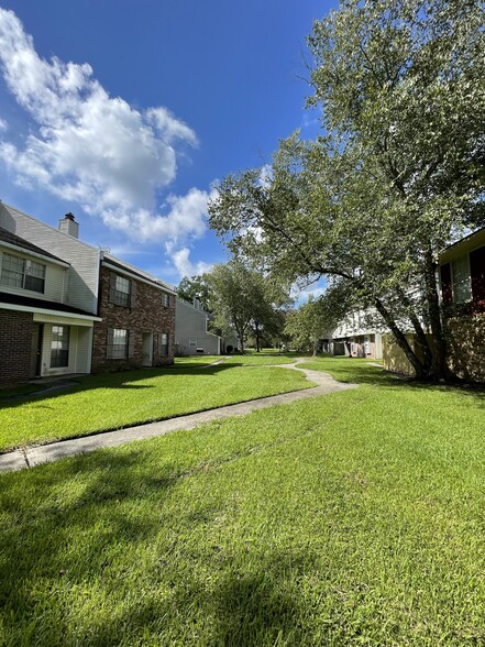 Building Photo - Shenandoah Ridge Townhomes