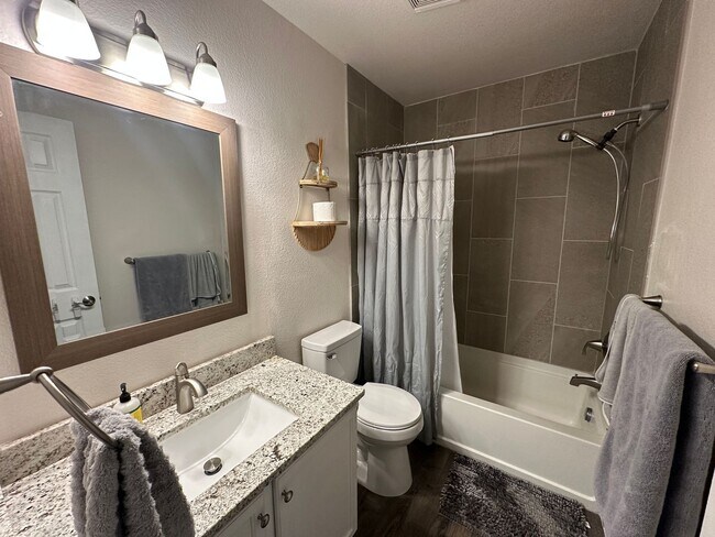 Building Photo - 3 Bed Ranch Style Home with Awesome Fully Fenced Backyard Close to Ft Carson & Schriever Space Fo...