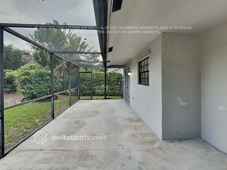 Building Photo - 5830 NW 40th Ln