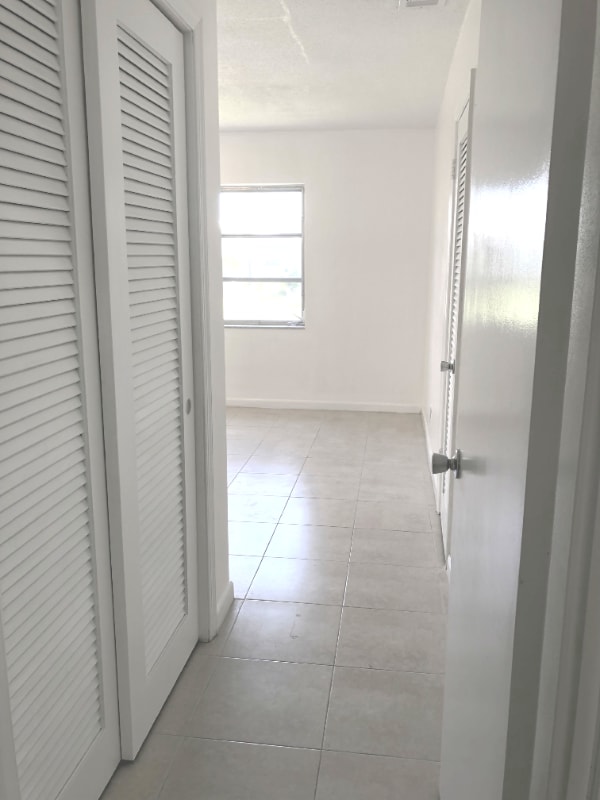 Building Photo - 8409 NW 59th Ct