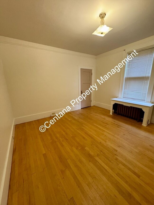 Building Photo - 205-207 N Excelsior Ave