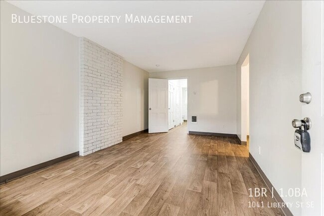 Building Photo - 1041 Liberty St SE