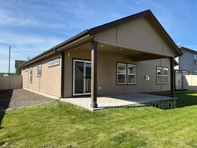 Building Photo - 9070 W Songwood Dr
