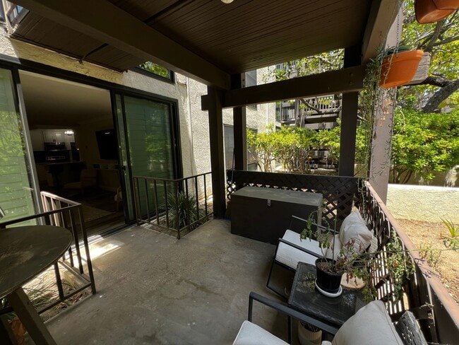 Building Photo - Two Bedroom One Bath Condo for Rent in Pla...
