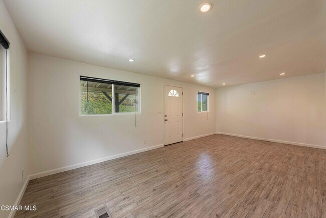 Building Photo - 641 W La Loma Ave