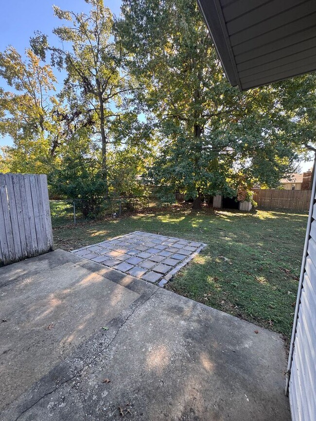 Building Photo - 1410-1410 E Camino Alto St