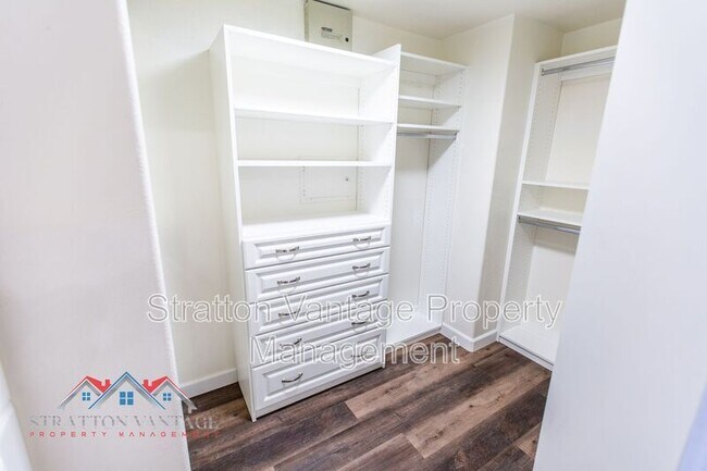 Building Photo - 11680 E Sahuaro Dr
