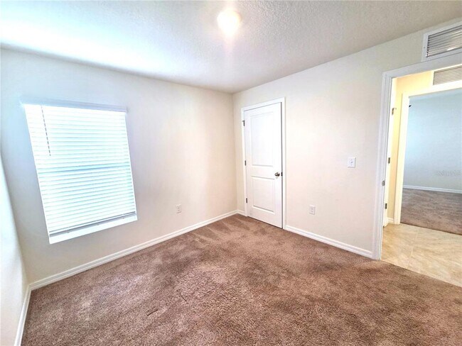 Building Photo - 12183 High Rock Wy