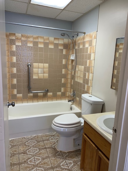 Building Photo - 57 W Vine St