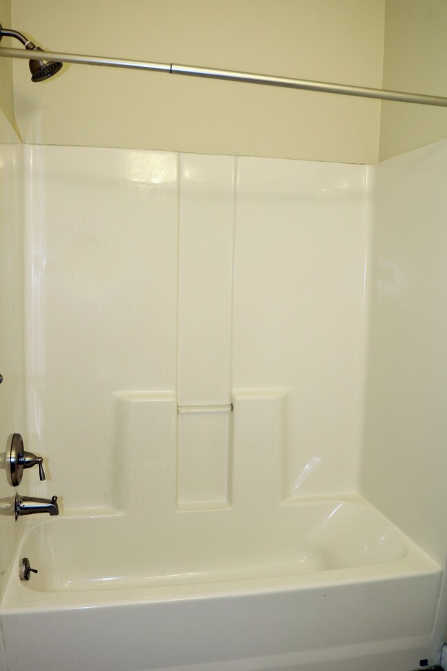 Building Photo - 934 Capouse Ave