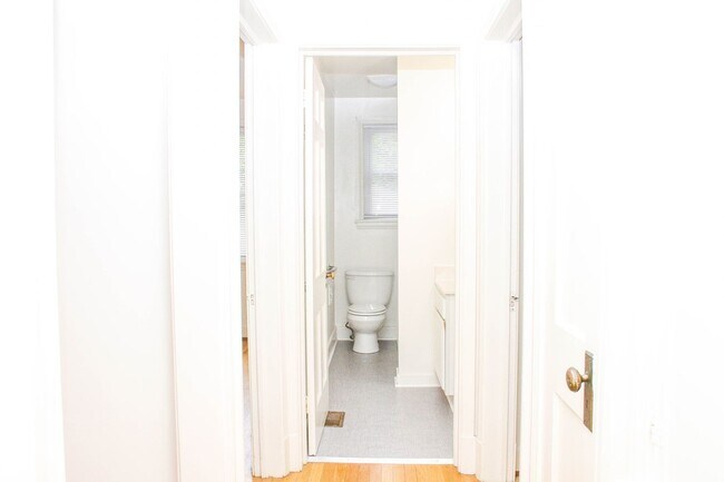 Building Photo - 2515 Plateau Rd