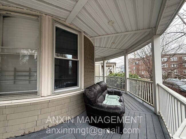 Building Photo - 71 Gardner St