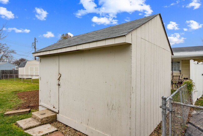 Building Photo - 4554 Moraine Ave