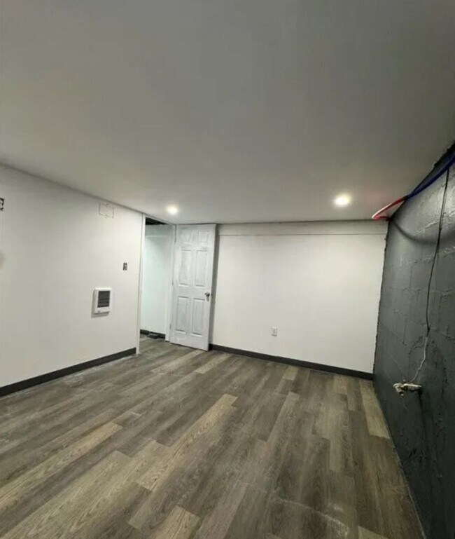 Building Photo - Osmond Duplex