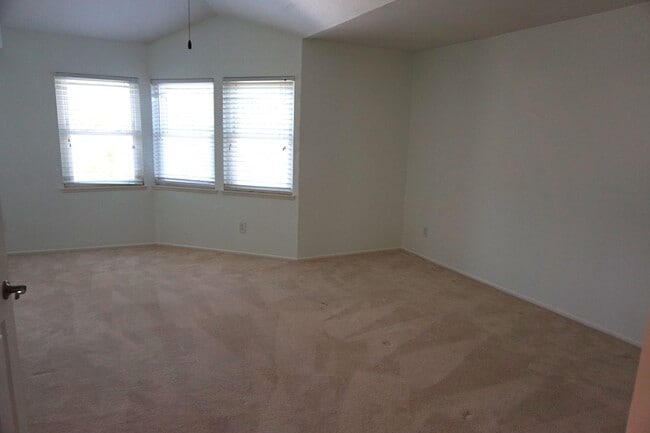 Building Photo - 22116 Richford Dr